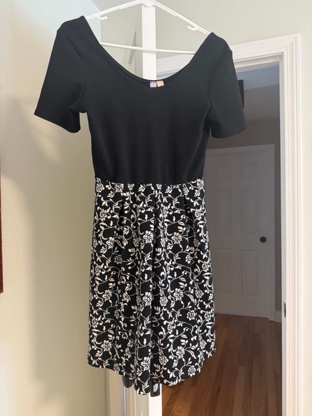 Francesca's Collections Black and White Floral Fit-and-Flare Dress